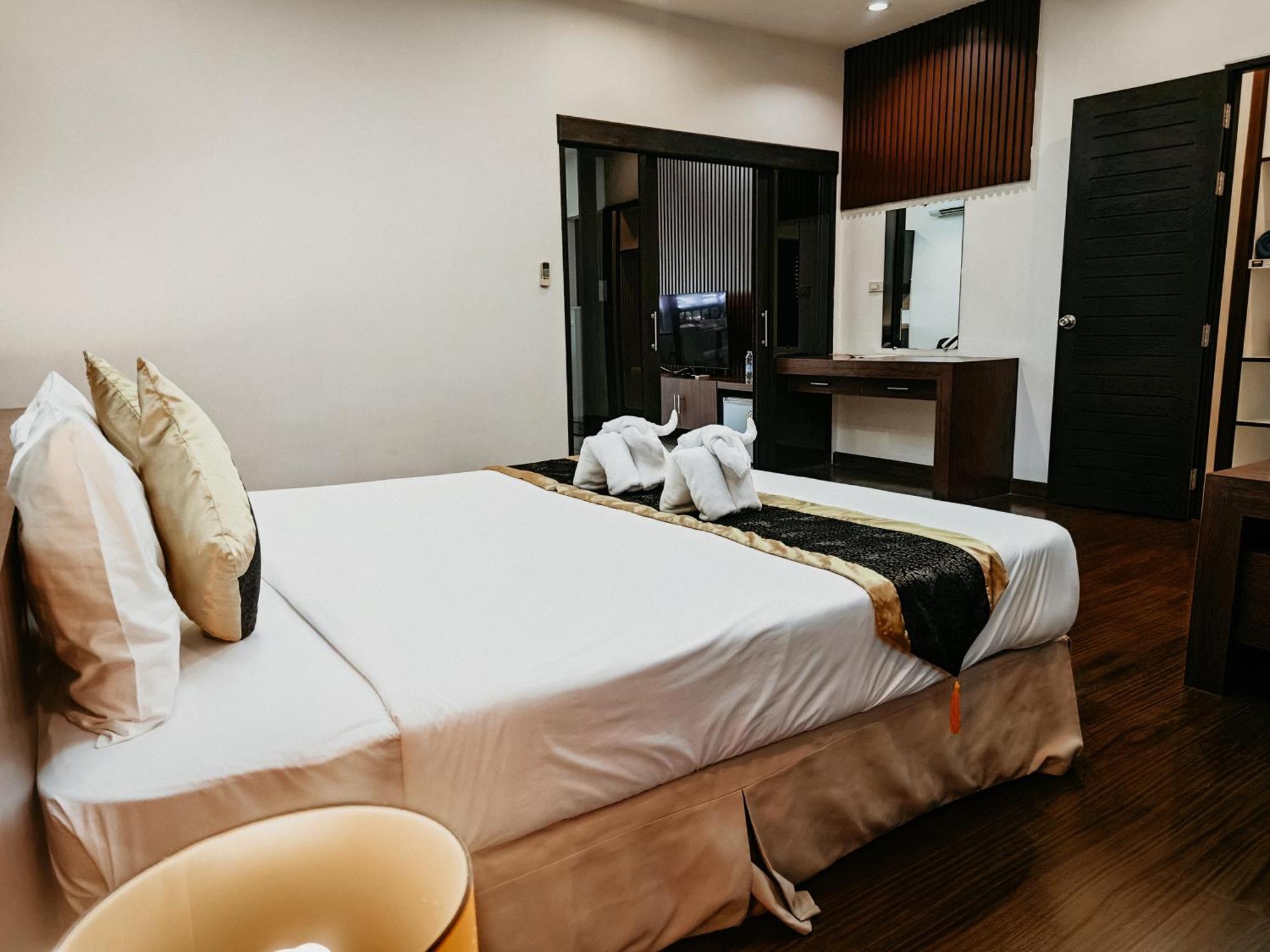 Rawai Grand House -Sha Plus Exterior photo
